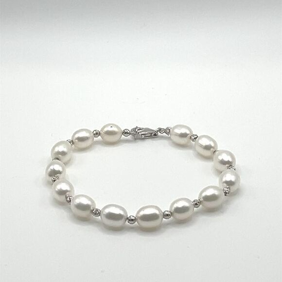 Girls Children Pearl and Rondelle Bracelet, Flower Girl Pearl Bracelet - Picture 3 of 6